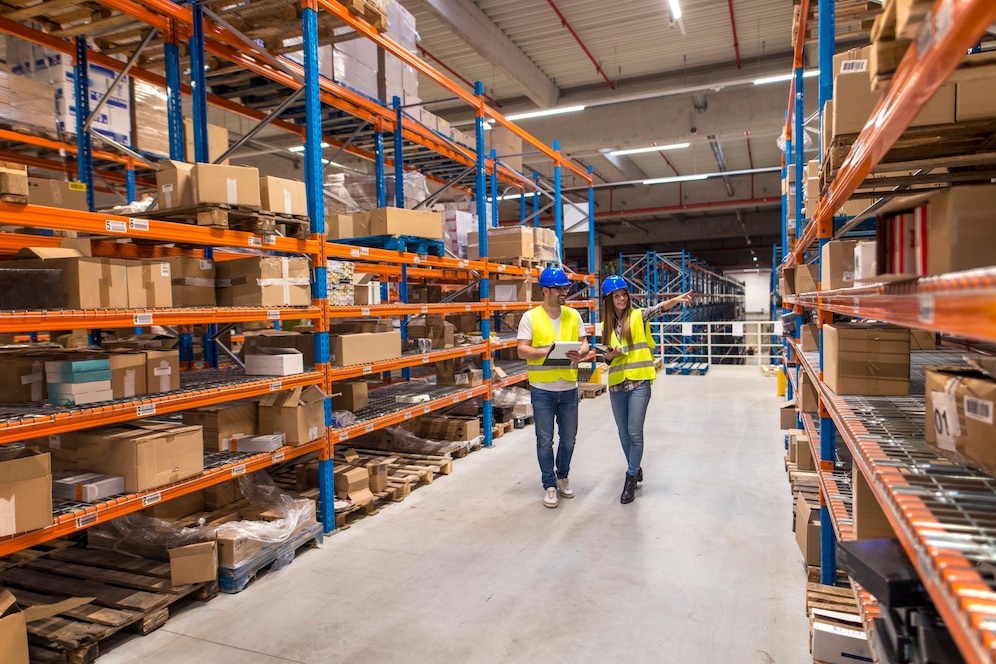 How small businesses can benefit from using a logistics company